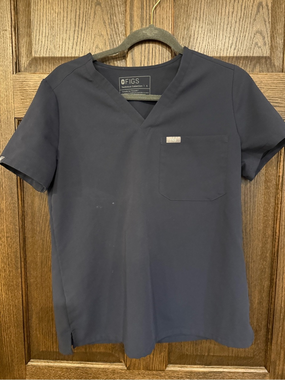 FIGS Women’s Navy V-Neck Scrub Top Size Small
